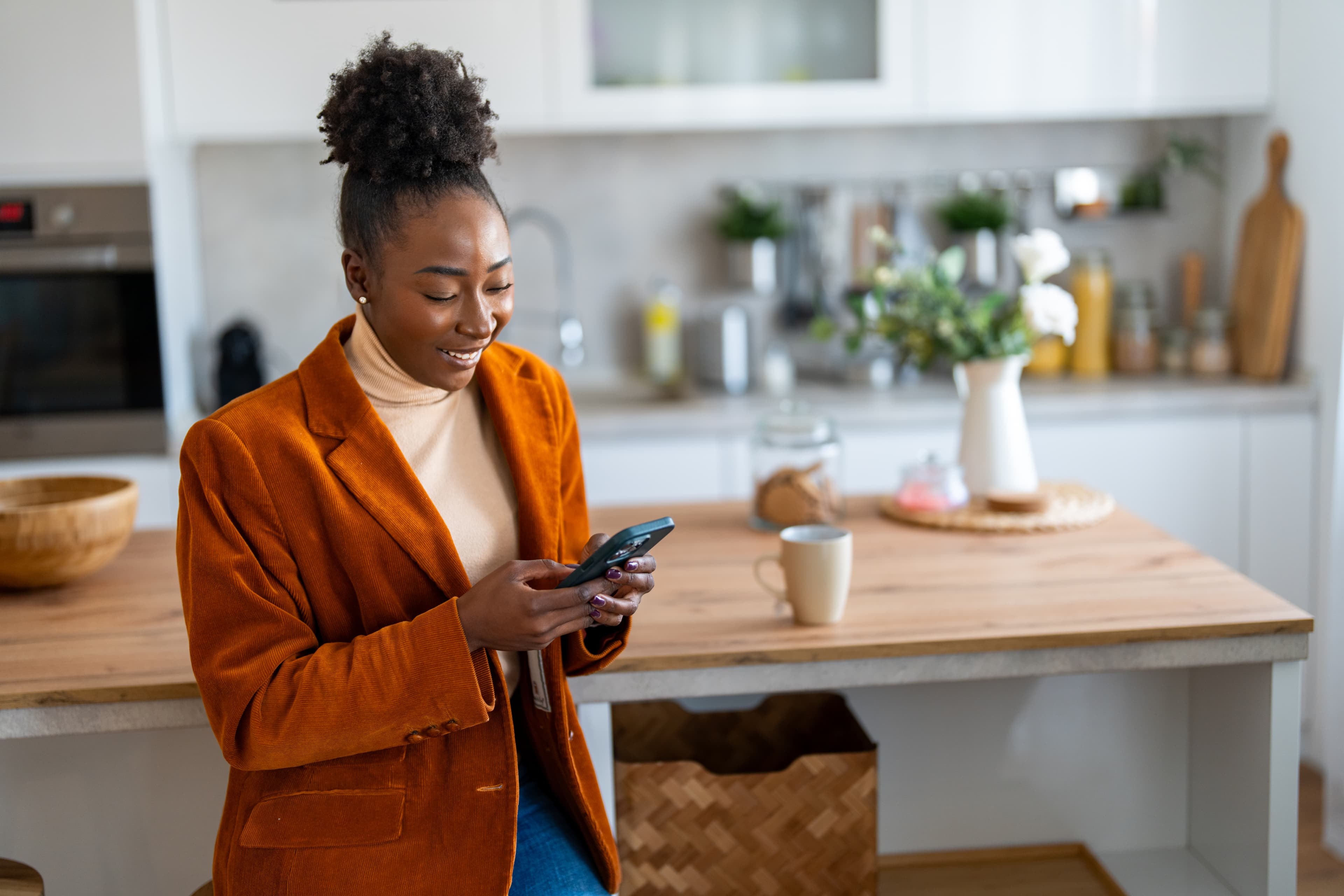 Belanova contact page hero background